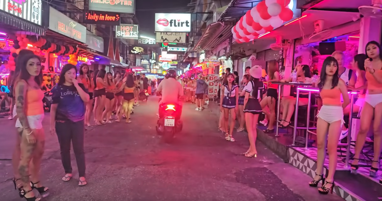 Welsh Choir’s Trip to Thailand Was Not What They Expected!
